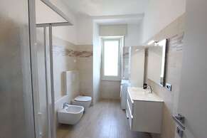 Infinity Luxury Apartment on the Lake