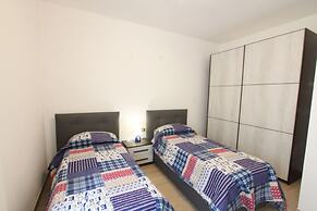 Infinity Luxury Apartment on the Lake