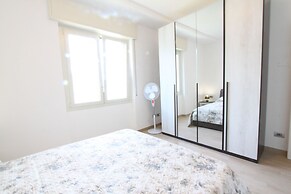 Infinity Luxury Apartment on the Lake