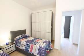 Infinity Luxury Apartment on the Lake