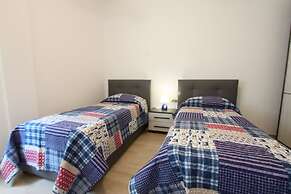 Infinity Luxury Apartment on the Lake