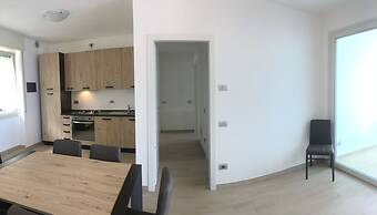 Infinity Luxury Apartment on the Lake