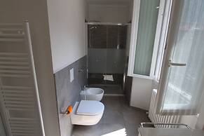 New Luxury House on the Lake