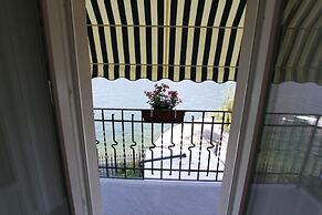 New Luxury House on the Lake