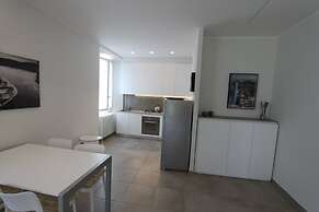 New Luxury House on the Lake