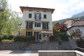 New Luxury House on the Lake