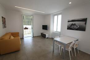 New Luxury House on the Lake