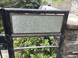 Swan's Nest Luxury Apartment on the Lake