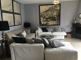 Swan's Nest Luxury Apartment on the Lake