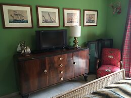 Swan's Nest Luxury Apartment on the Lake