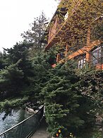 Swan's Nest Luxury Apartment on the Lake
