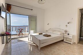 Petalides Apartments