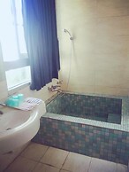 Jade Spring Hot Spring Hotel