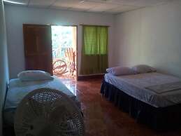 Inn Hospedaje BullShark