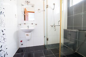 S79 Quynh Giang Airport Hotel