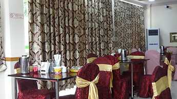 Man Thi Tar Hotel