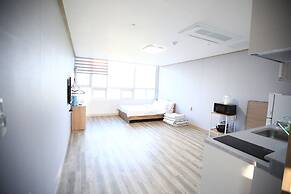 Flora Hostel Pension