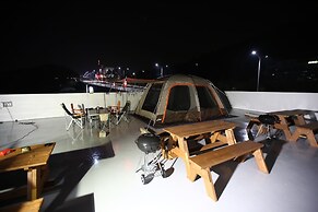 Flora Hostel Pension