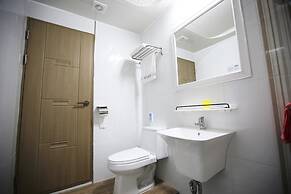 Flora Hostel Pension