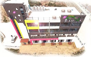 Flora Hostel Pension