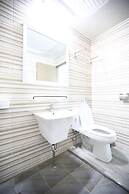 Flora Hostel Pension