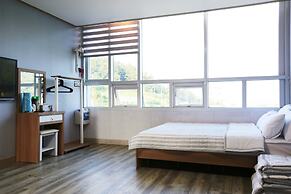 Flora Hostel Pension