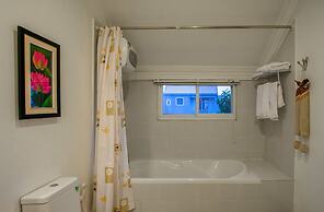 Han & Daniel Villa Boutique