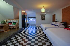 Han & Daniel Villa Boutique