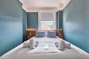 The Crown Pub & Guesthouse