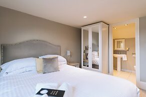 The Crown Pub & Guesthouse