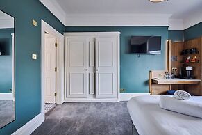 The Crown Pub & Guesthouse