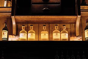 The Crown Pub & Guesthouse