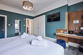 The Crown Pub & Guesthouse