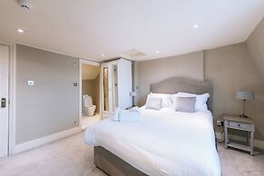 The Crown Pub & Guesthouse