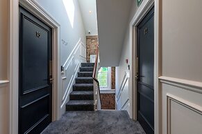 The Crown Pub & Guesthouse