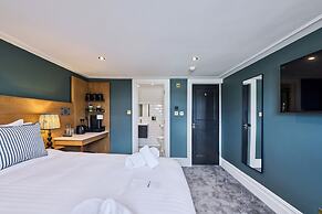 The Crown Pub & Guesthouse