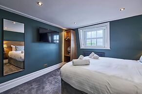 The Crown Pub & Guesthouse