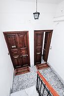 Lush Garden Steps Away from Great Park