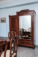 Lush Garden Steps Away from Great Park