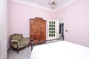 Lush Garden Steps Away from Great Park