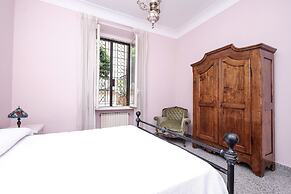 Lush Garden Steps Away from Great Park