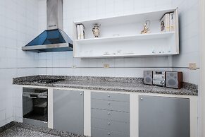 Lush Garden Steps Away from Great Park