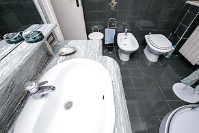 Lush Garden Steps Away from Great Park