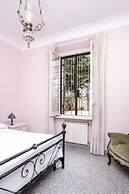 Lush Garden Steps Away from Great Park