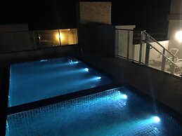 Ingleses Apart Hotel