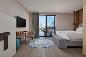 Monte Palm Beach