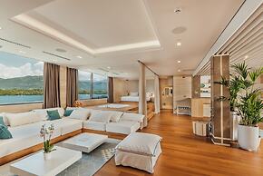Monte Palm Beach