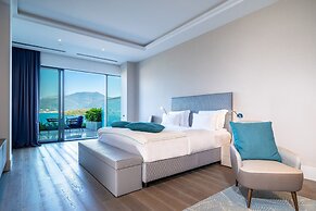 Monte Palm Beach