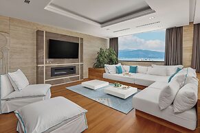 Monte Palm Beach