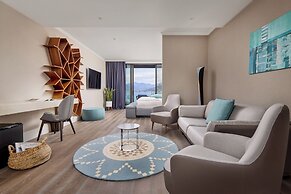 Monte Palm Beach